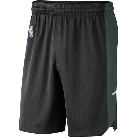 Nike Men's Milwaukee Bucks Dri-FIT Practice Shorts - Picture 1 of 6